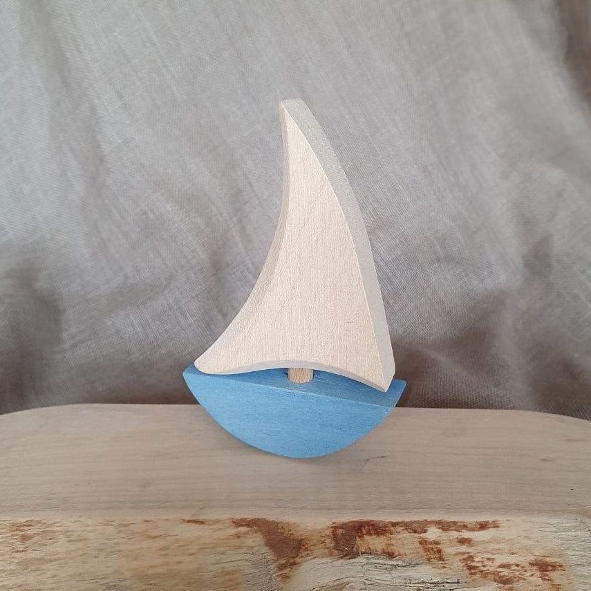 Plug sailboat